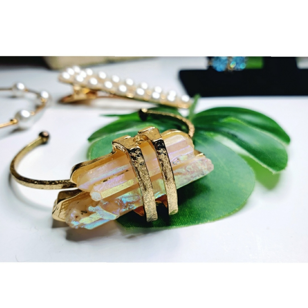 Crystal inspired bangle